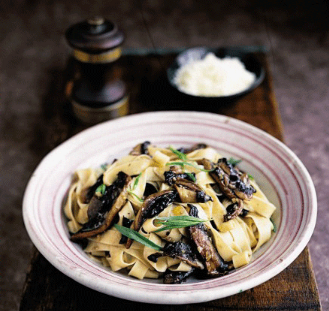 Tagliatelle with mushrooms, tarragon and lemon